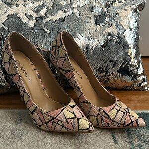 Cute high heel gently worn heels. Multicolor size 8 1/2.